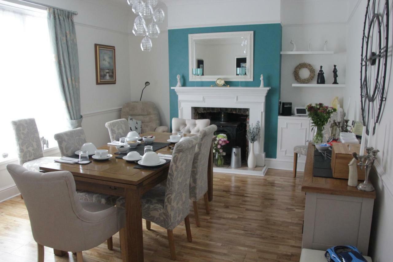 No. 49 Bed and Breakfast Pembroke Dock Esterno foto