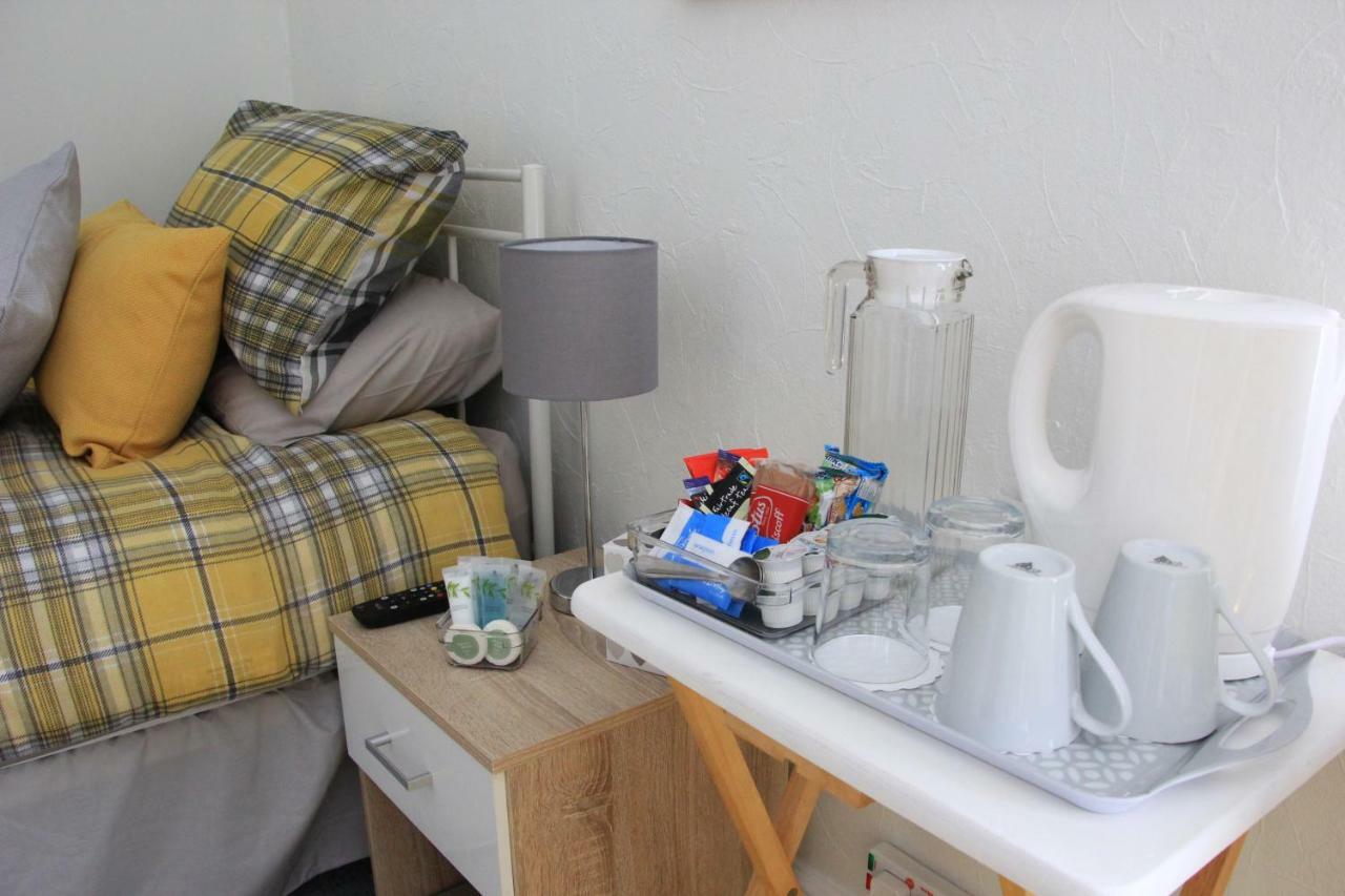 No. 49 Bed and Breakfast Pembroke Dock Esterno foto
