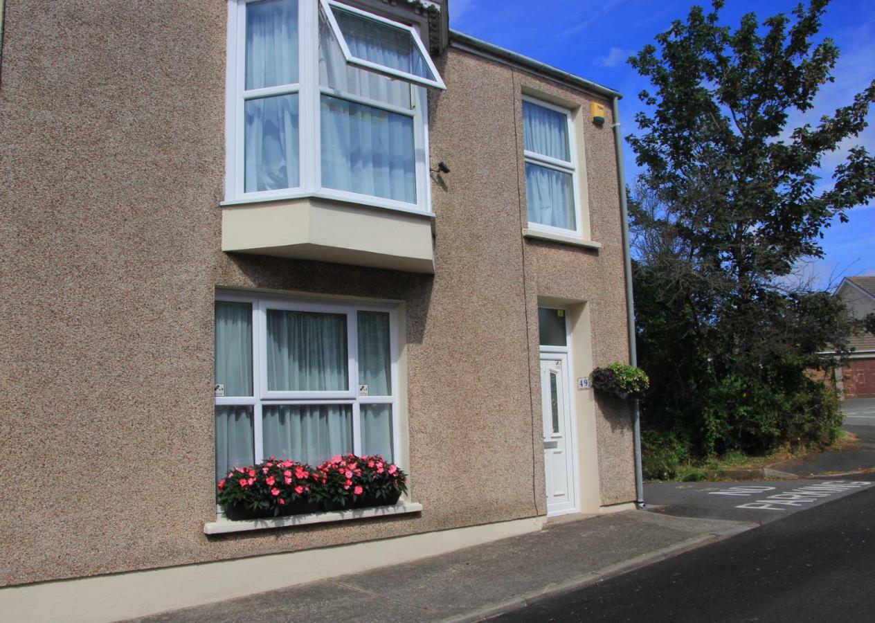 No. 49 Bed and Breakfast Pembroke Dock Esterno foto