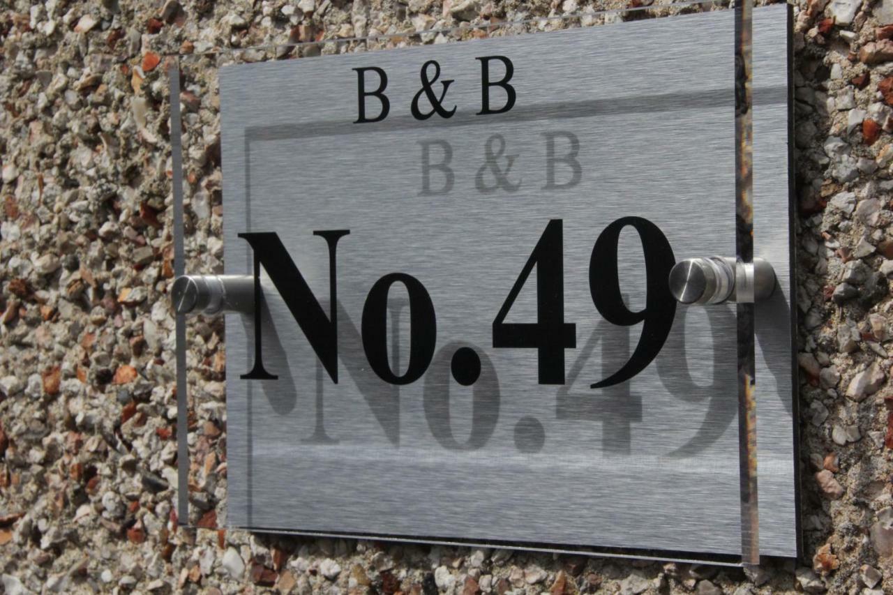 No. 49 Bed and Breakfast Pembroke Dock Esterno foto